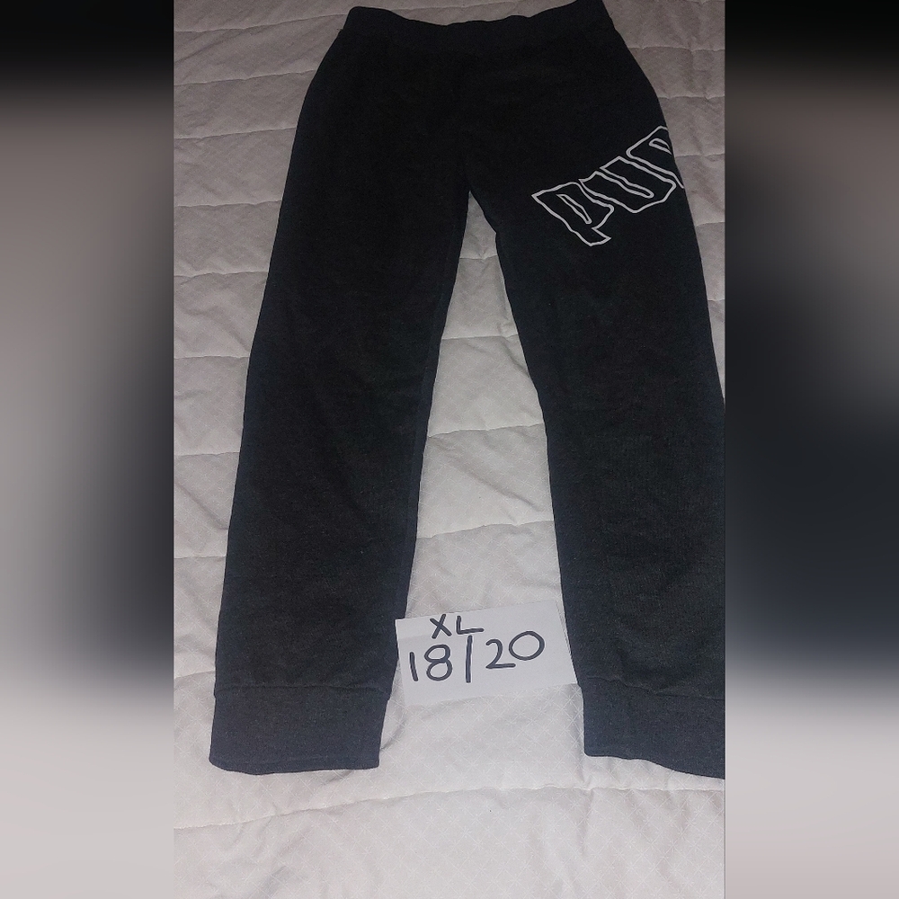 Boys PUMA Active Pants Joggers Size XL 18/20 NWOT Dark Grey White Logo